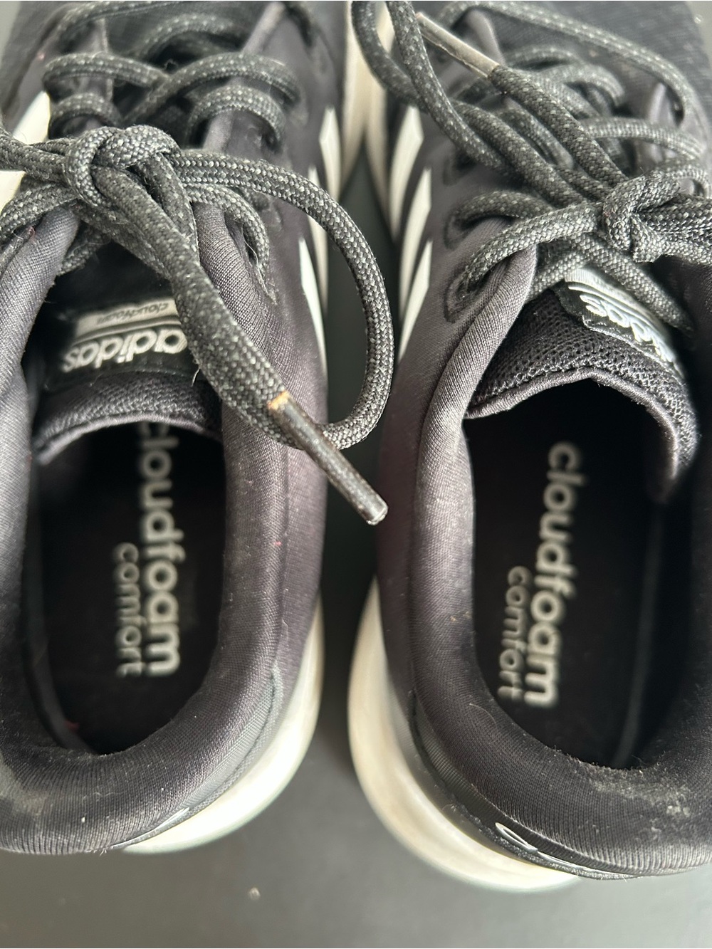 Adidas Women’s Size 6 1/2 Black and White Gym/Casual Cloudfoam Sneakers - Picture 5 of 6